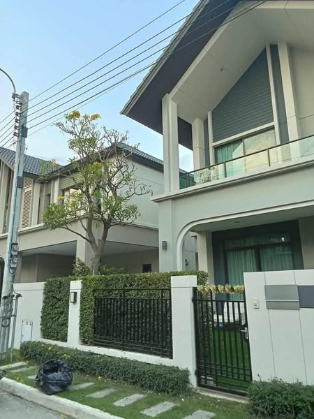 Detached House For Rent