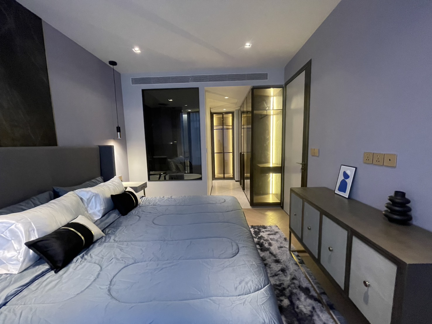 One Bedroom Condo For Rent