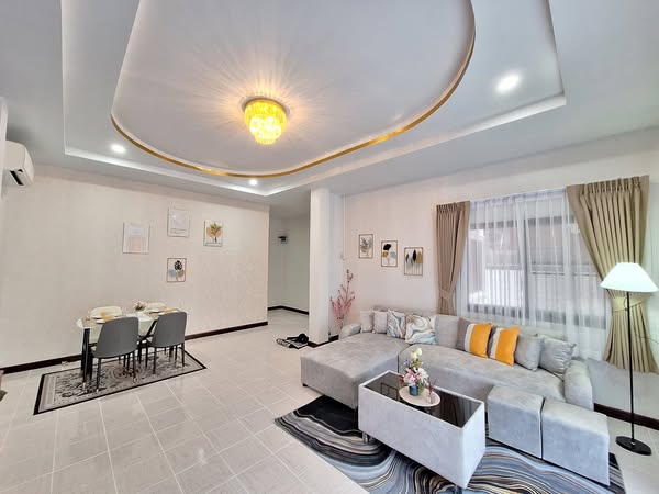 Detached House for Sale