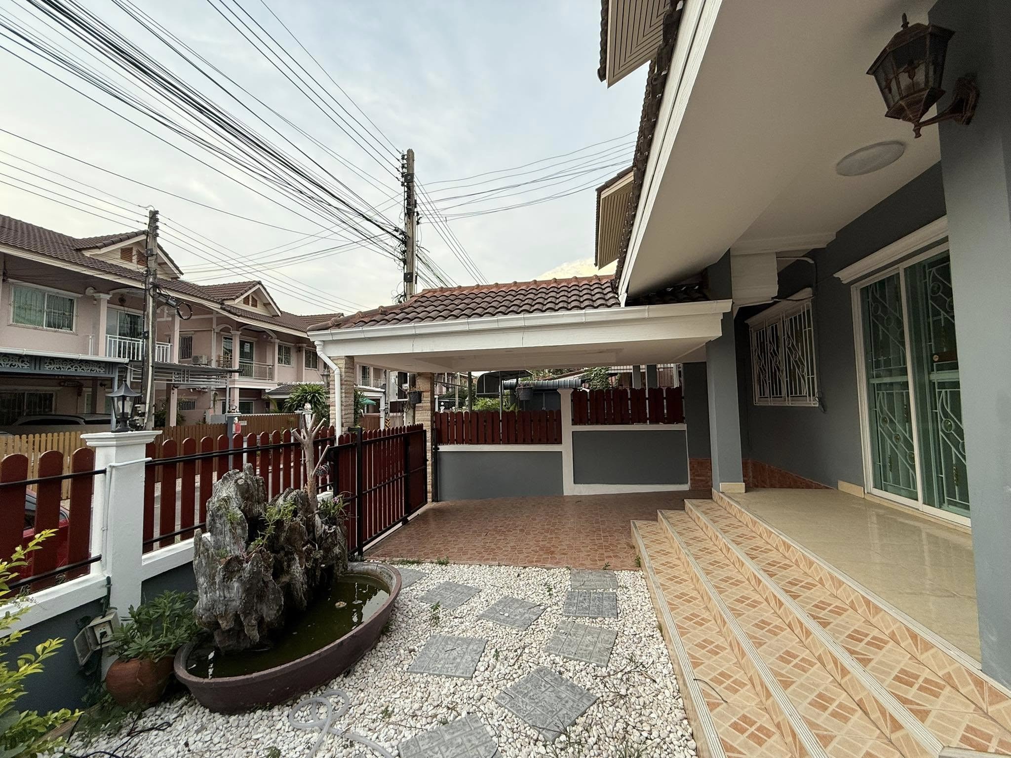 Town House For Rent