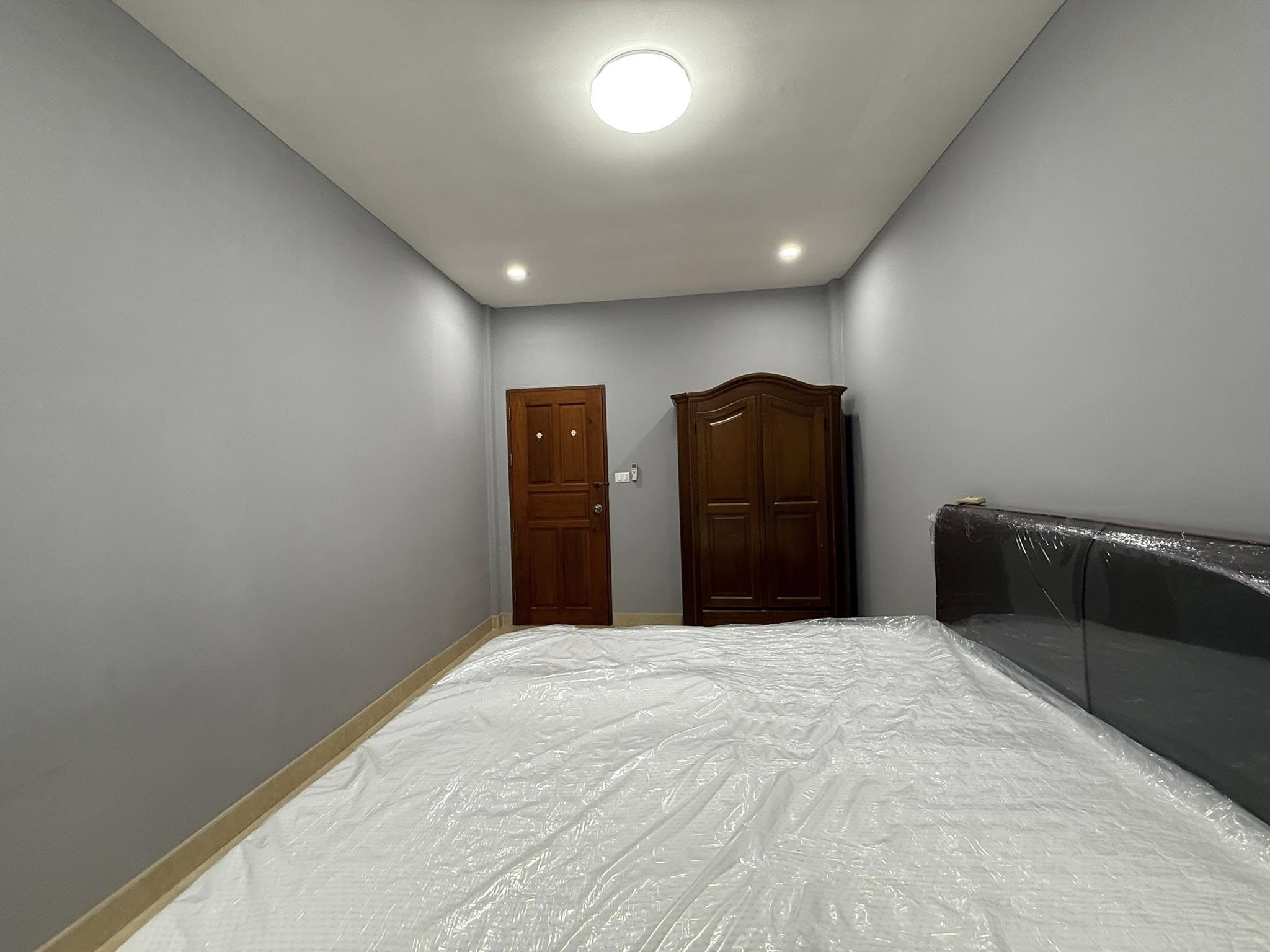 Town House For Rent
