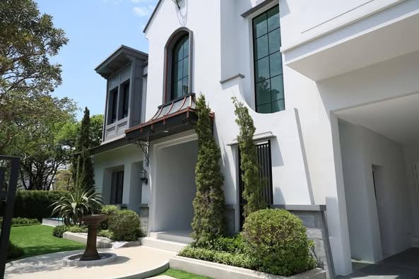 Luxury Detached House For Sale