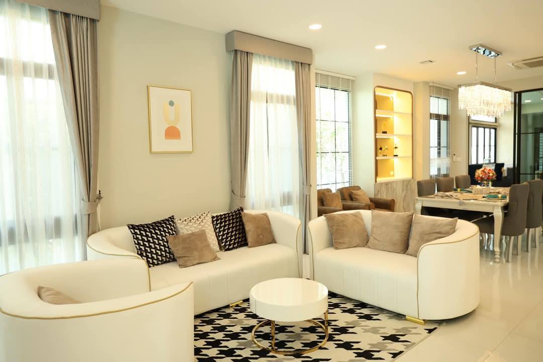 Luxury Detached House For Sale