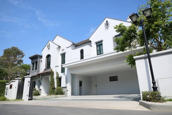 Luxury Detached House For Sale