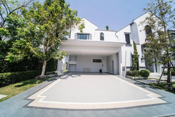 Luxury Villa For Rent