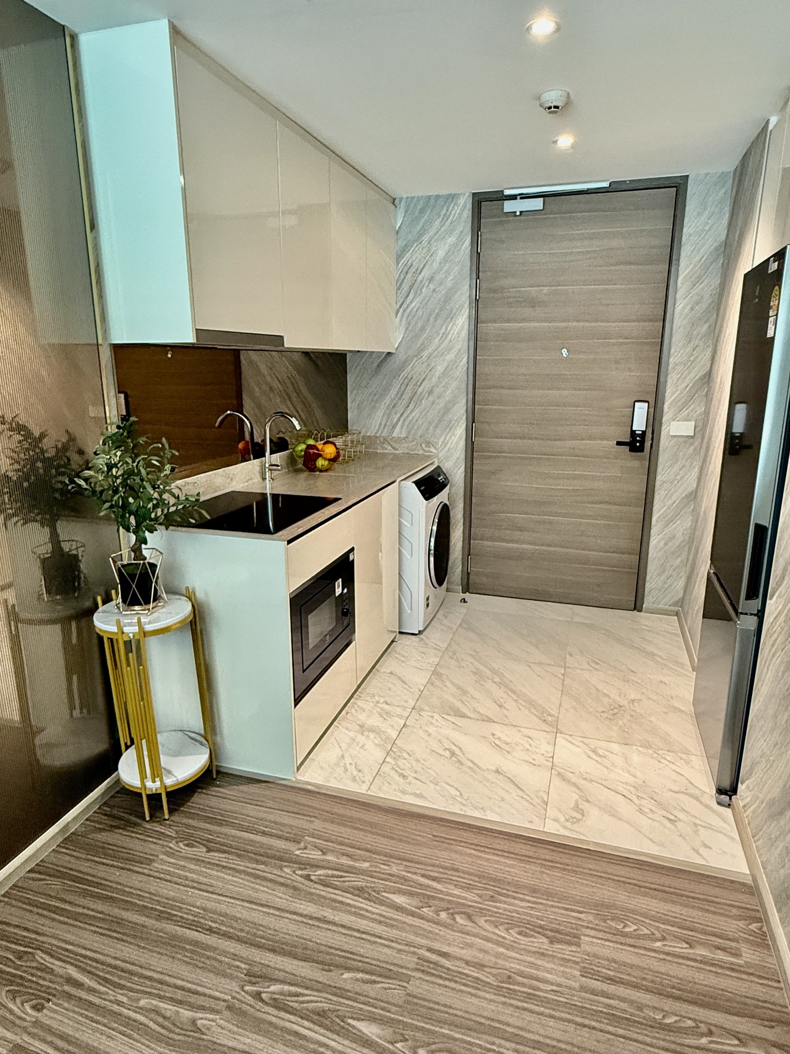 Three Bed Room Apartment For Rent
