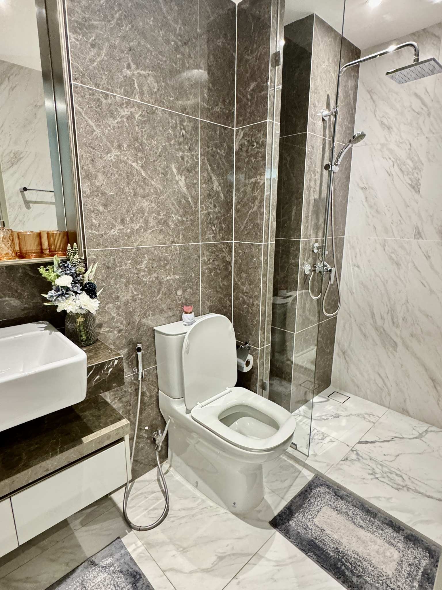 Three Bed Room Apartment For Rent