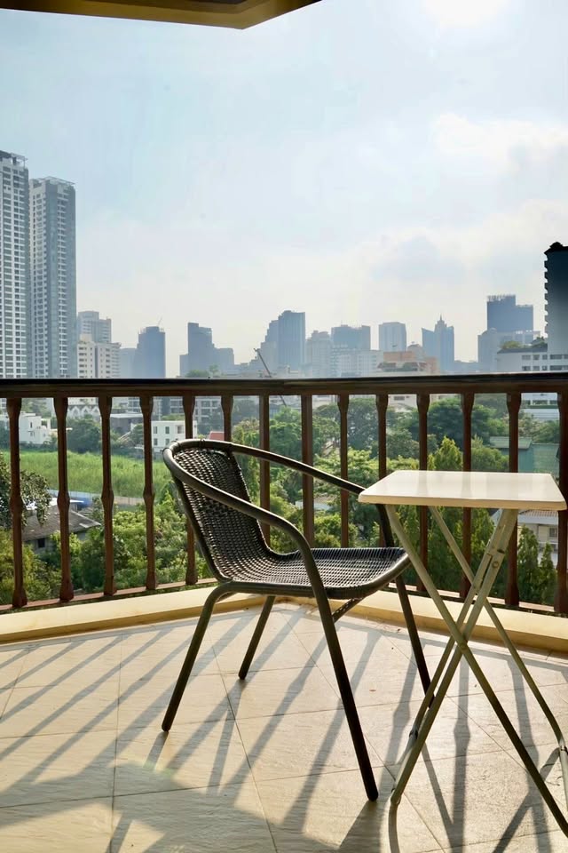 Luxury Three Bedroom Apartment For Rent