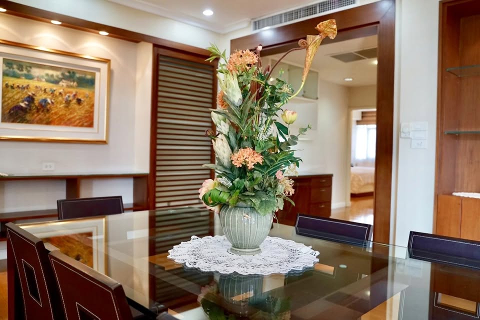Luxury Three Bedroom Apartment For Rent