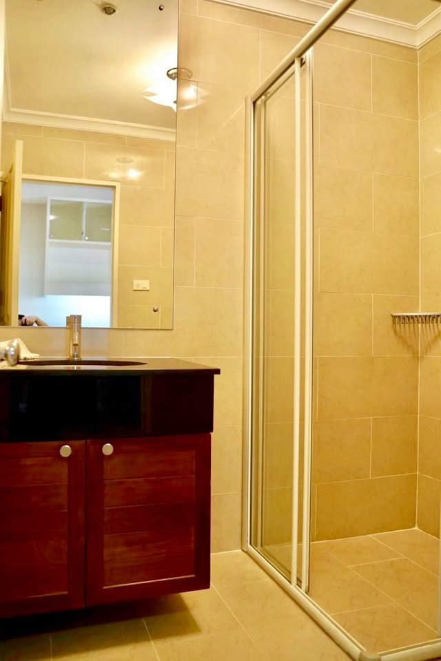 Luxury Three Bedroom Apartment For Rent