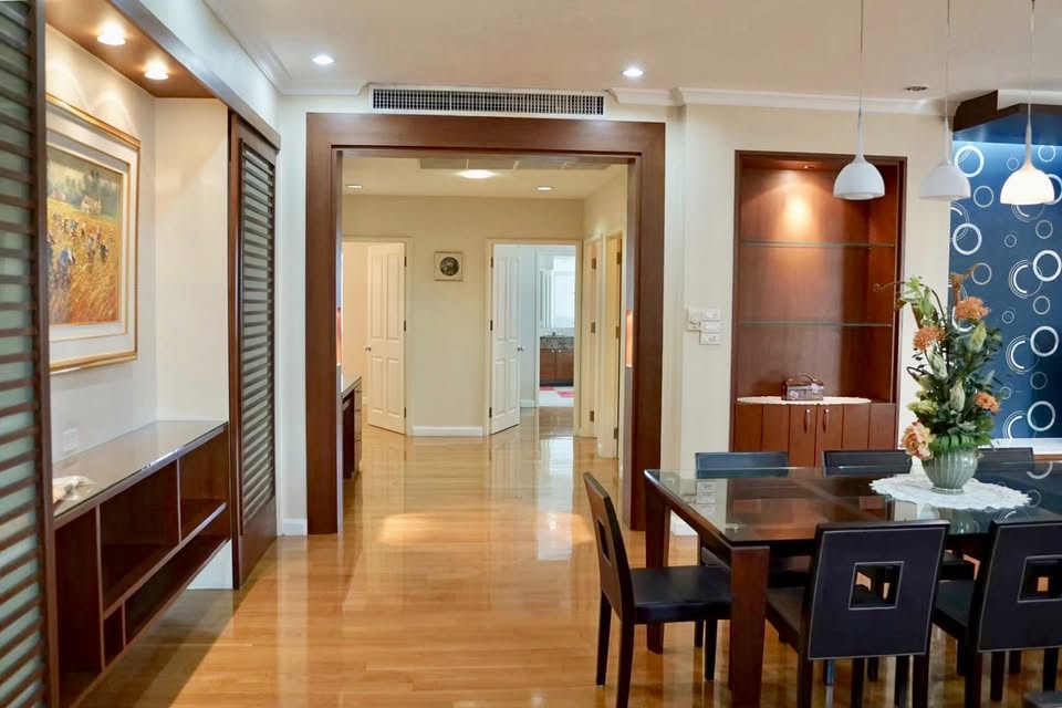 Luxury Three Bedroom Apartment For Rent