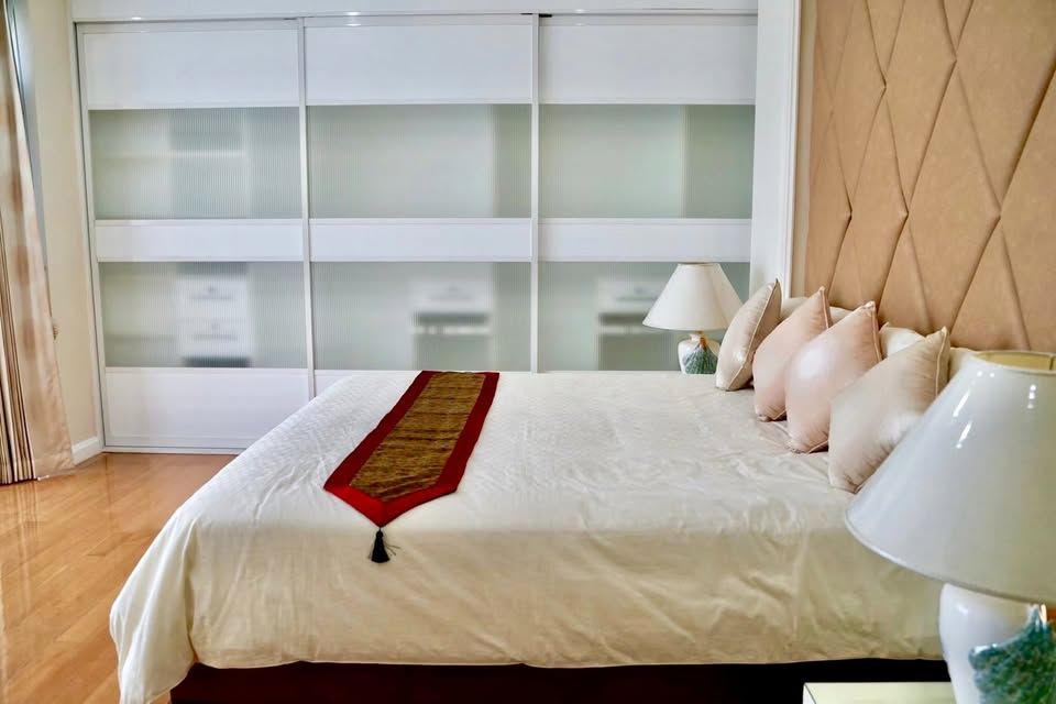 Luxury Three Bedroom Apartment For Rent