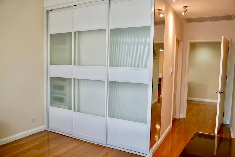 Luxury Three Bedroom Apartment For Rent