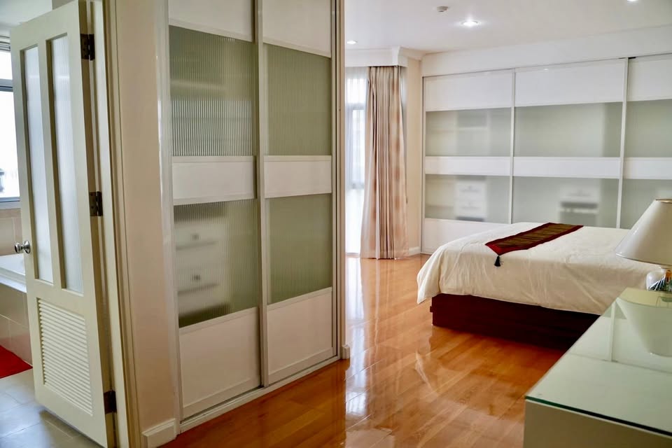 Luxury Three Bedroom Apartment For Rent
