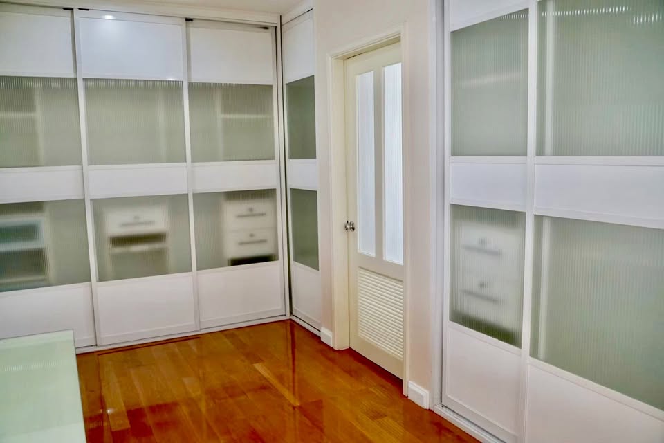 Luxury Three Bedroom Apartment For Rent