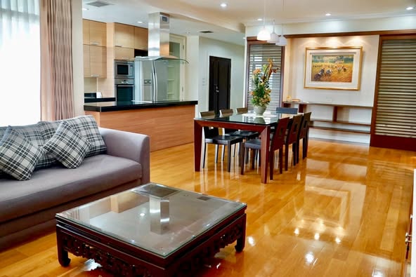 Luxury Three Bedroom Apartment For Rent