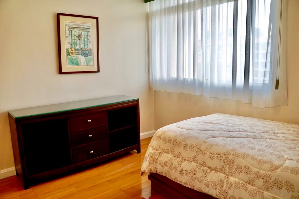 Luxury Three Bedroom Apartment For Rent