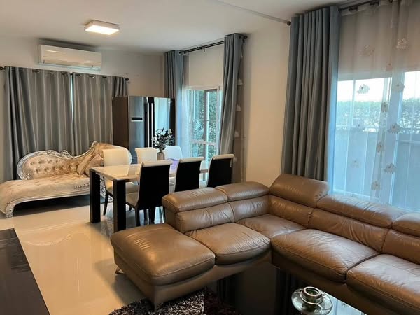 Detached House for Rent