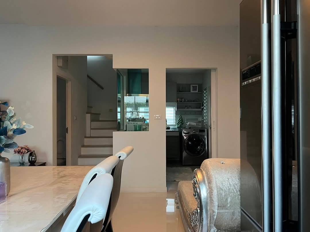 Detached House for Rent