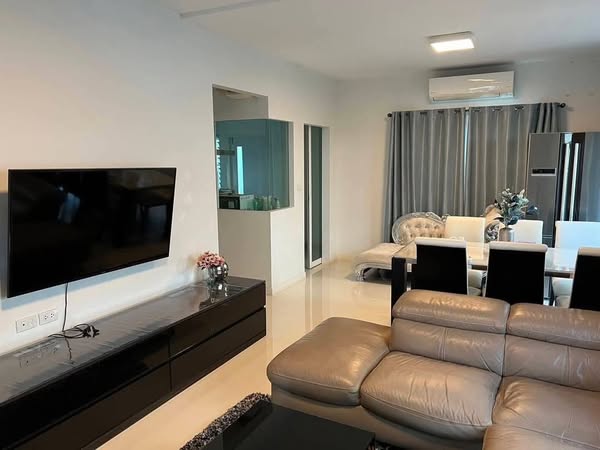 Detached House for Rent