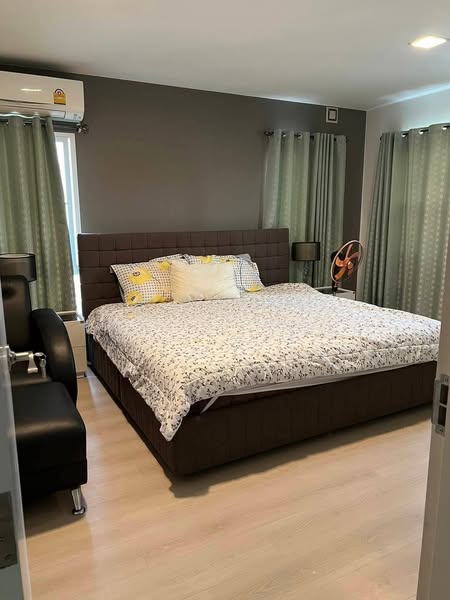 Detached House for Rent