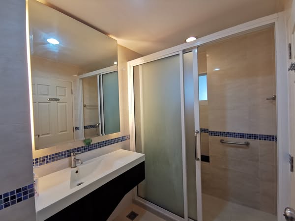 One Bedroom Condo For Rent