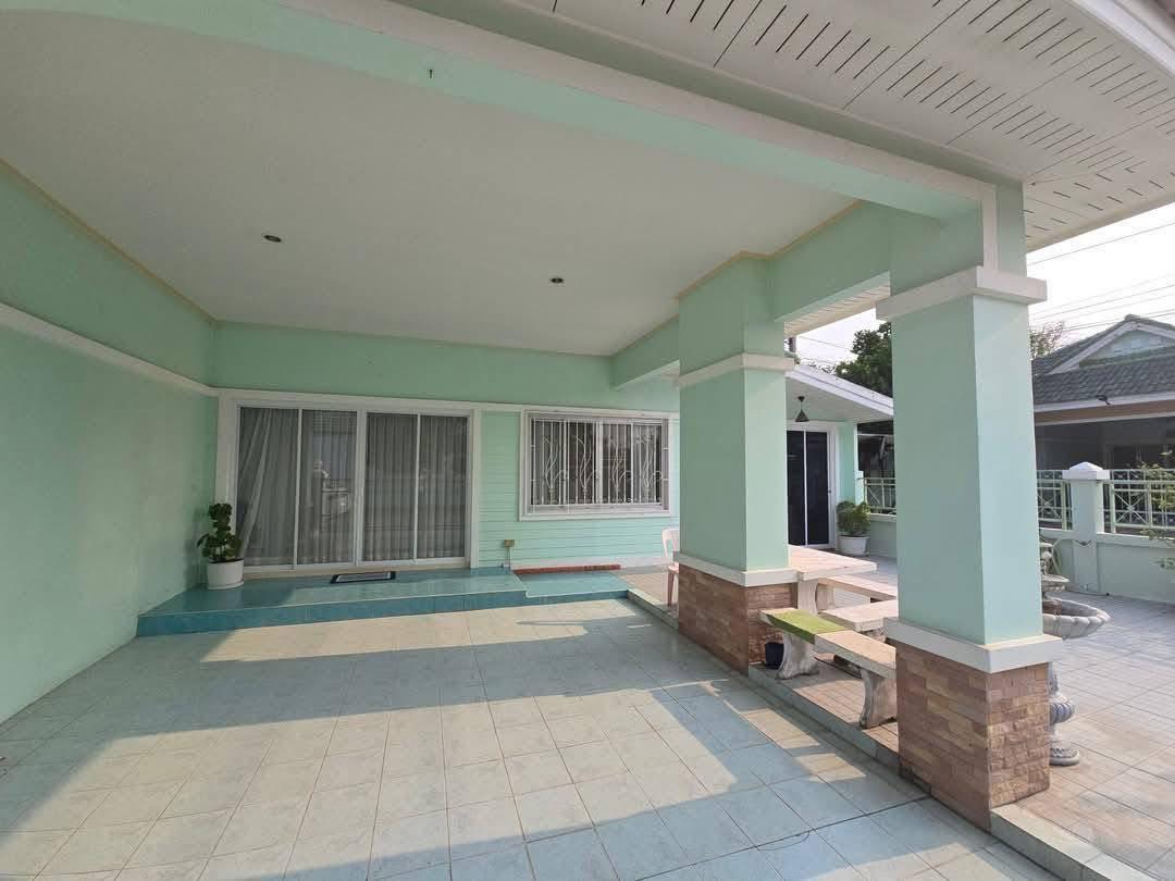 Detached House For Rent