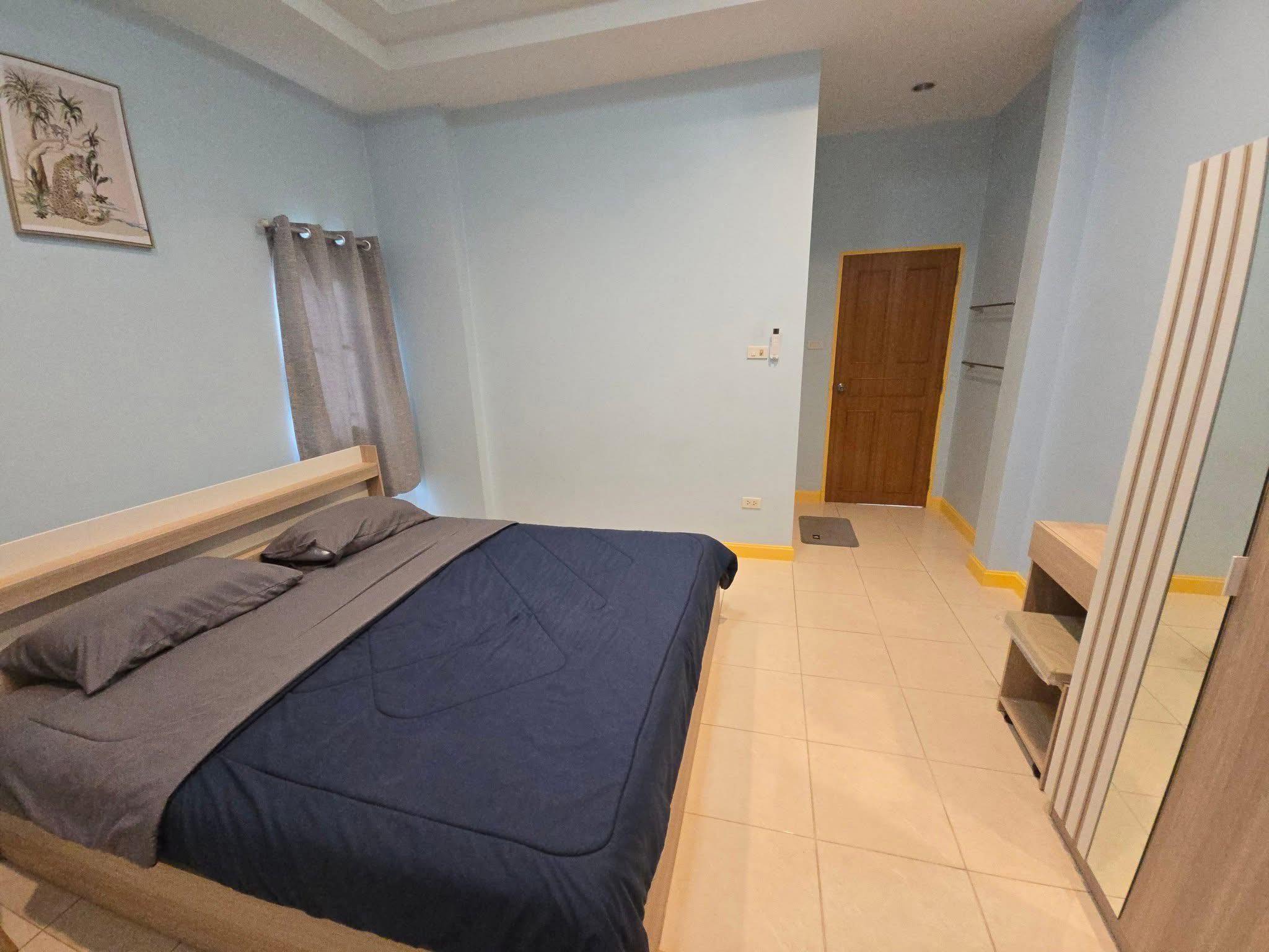 Detached House For Rent