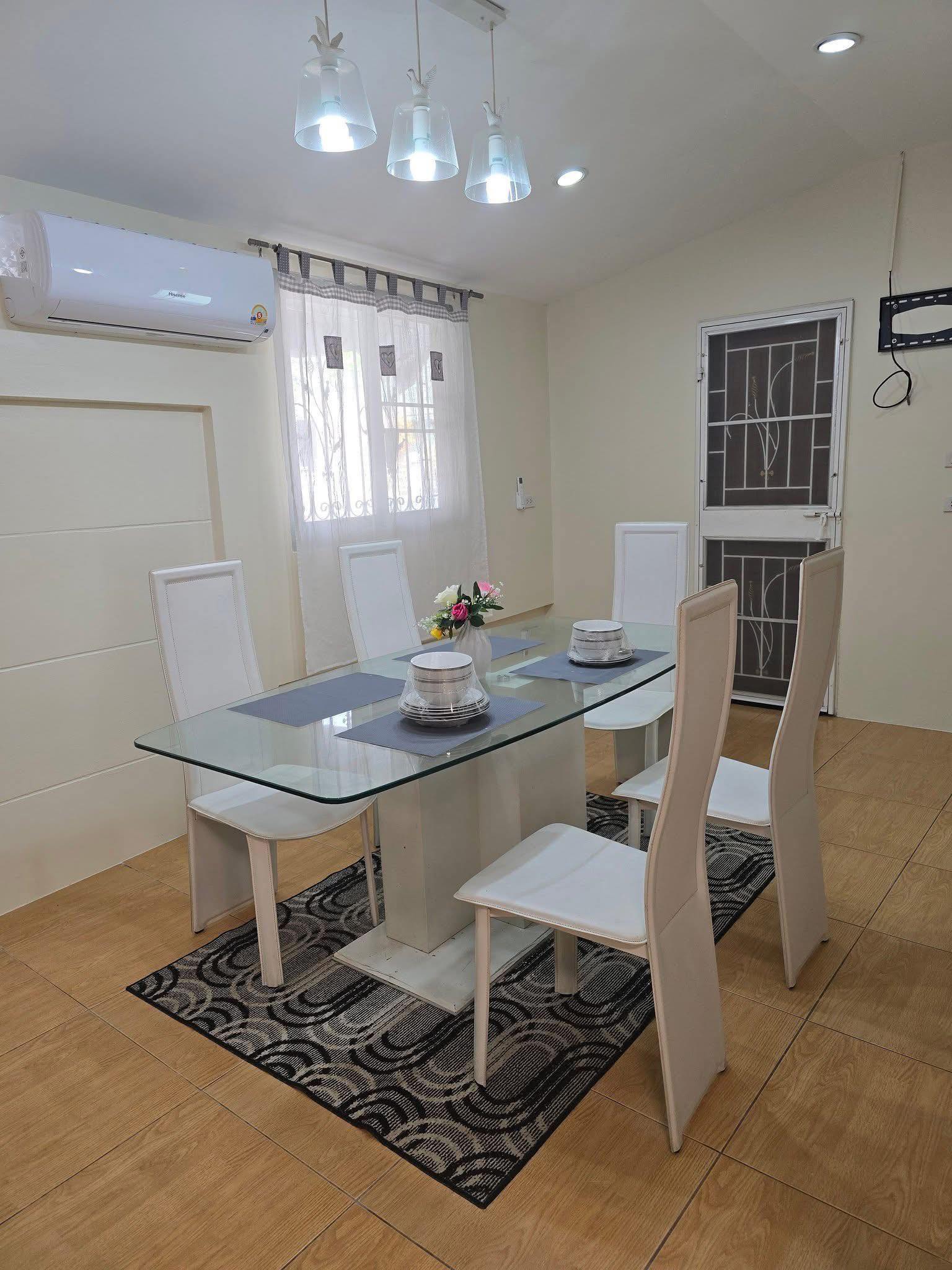 Detached House For Rent