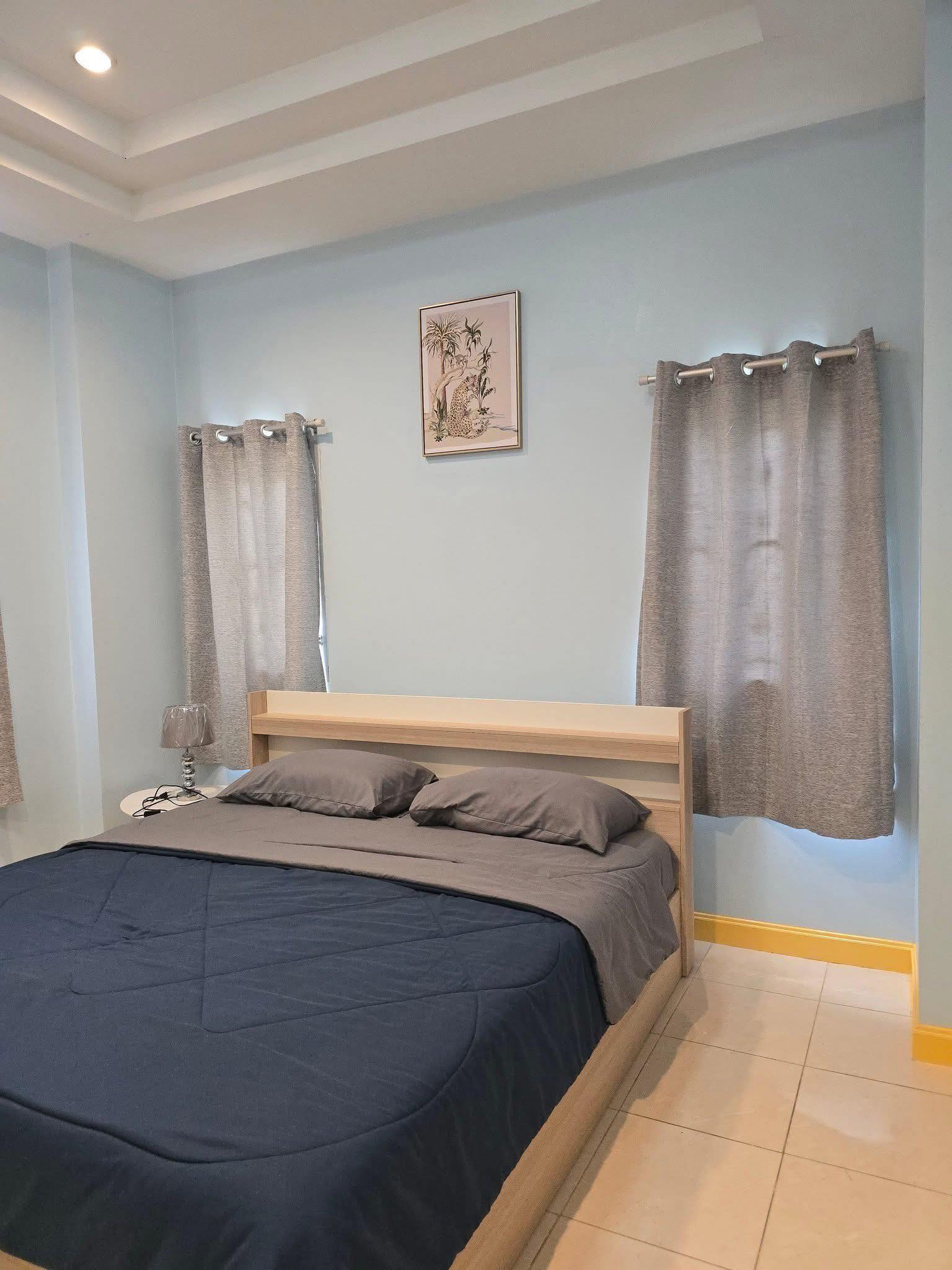 Detached House For Rent