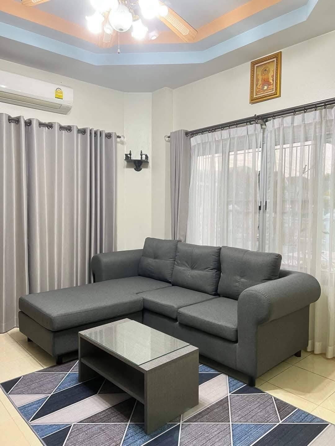 Detached House For Rent