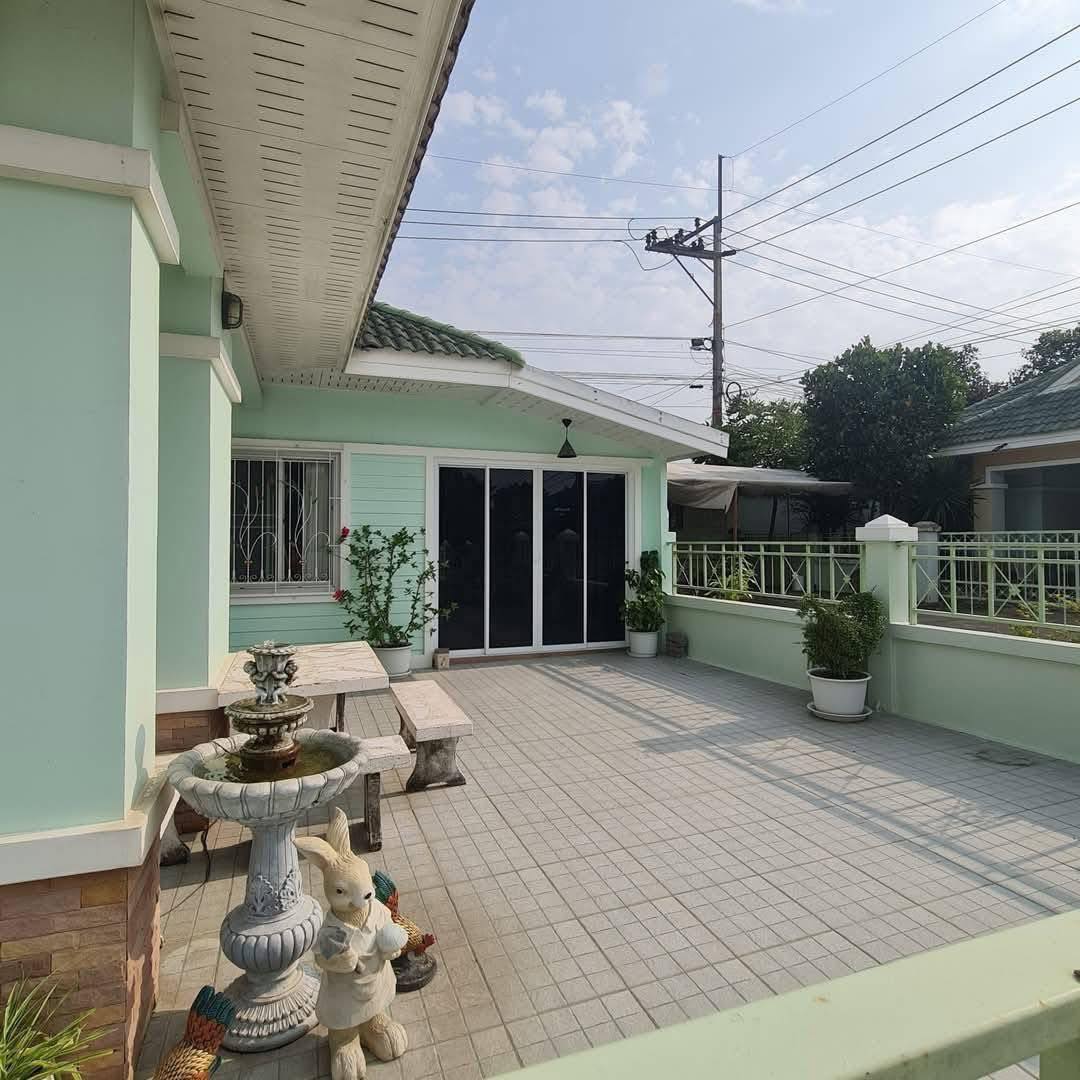 Detached House For Rent