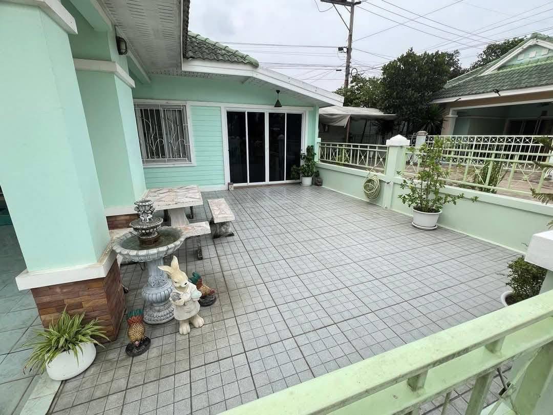 Detached House For Rent