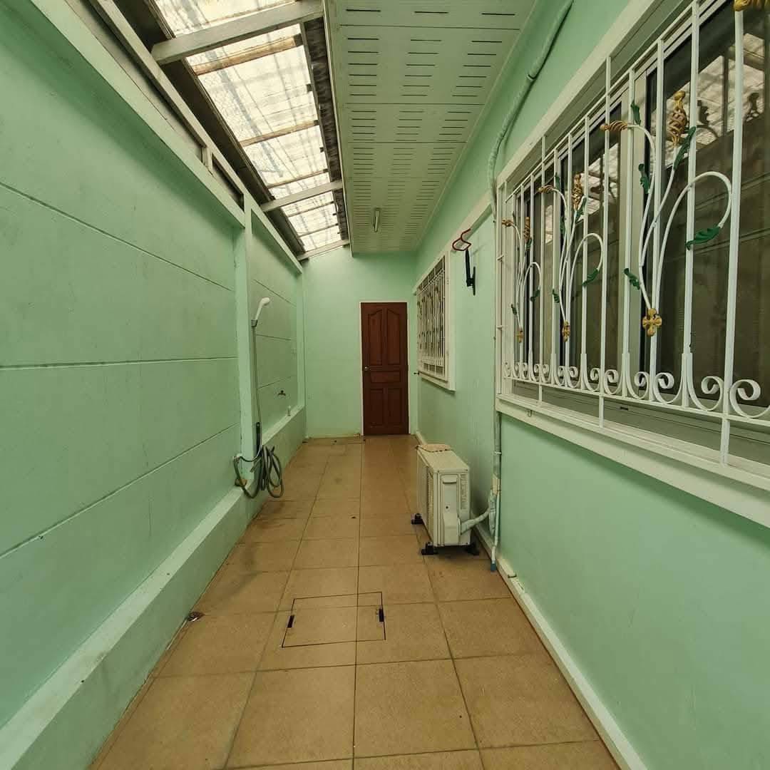 Detached House For Rent