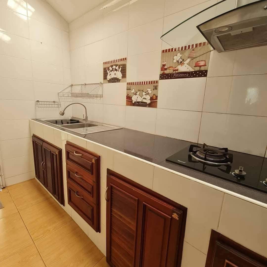 Detached House For Rent