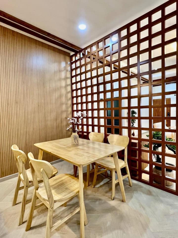 Detached House For Rent