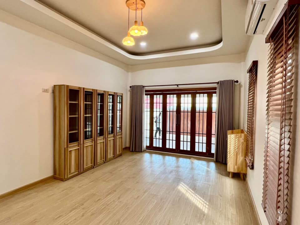 Detached House For Rent