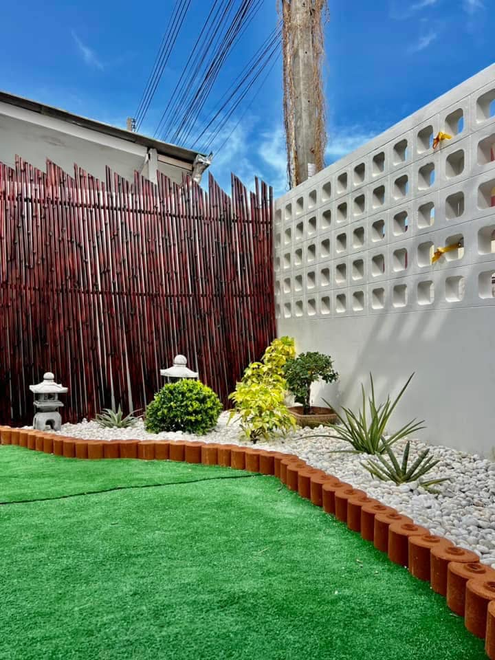 Detached House For Rent