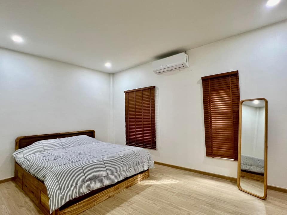 Detached House For Rent