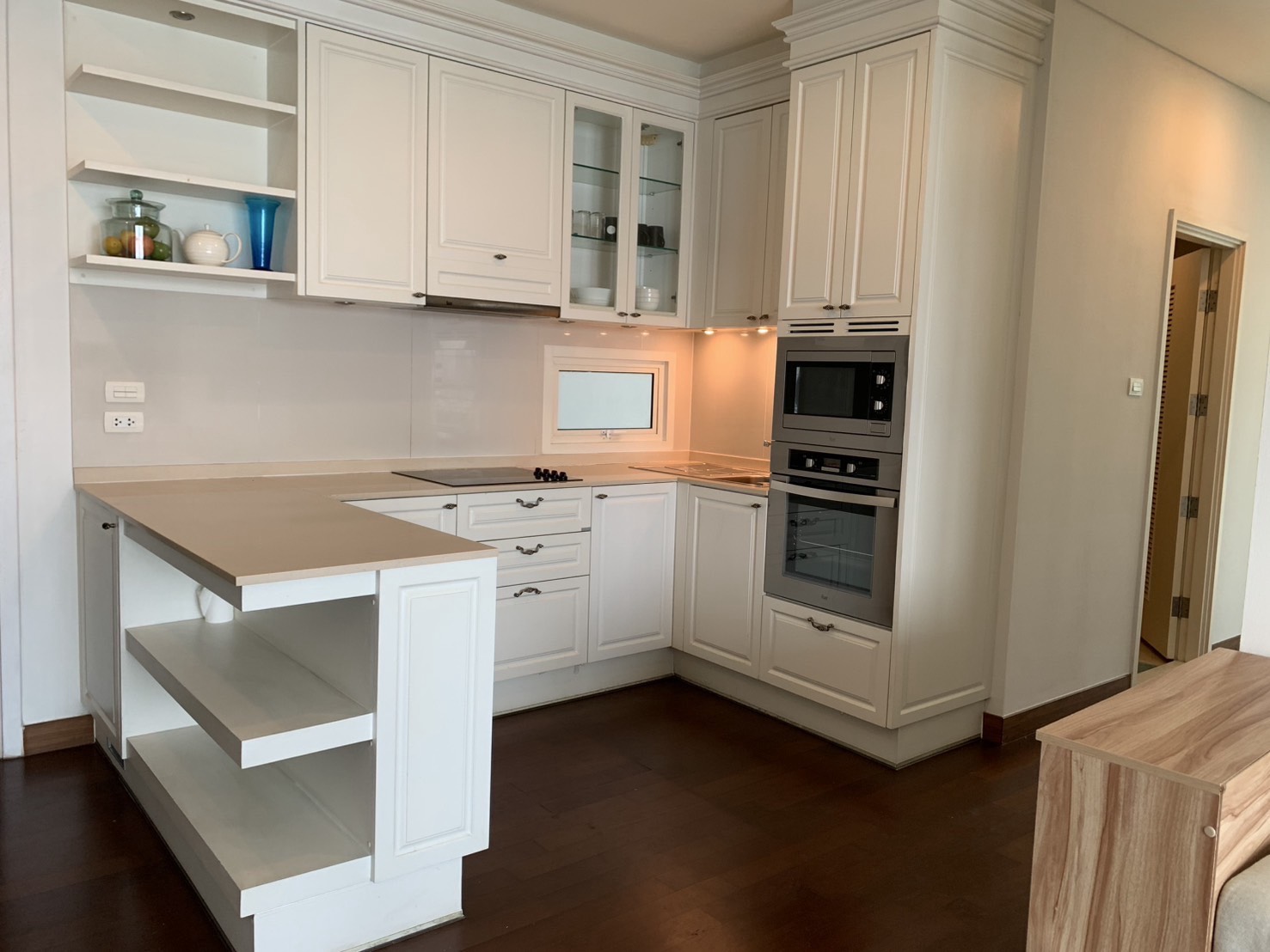 Large Four Bedrooms Condo For Rent