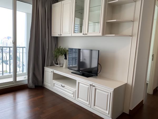 Large Four Bedrooms Condo For Rent