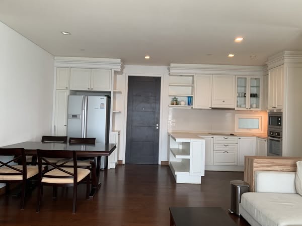 Large Four Bedrooms Condo For Rent