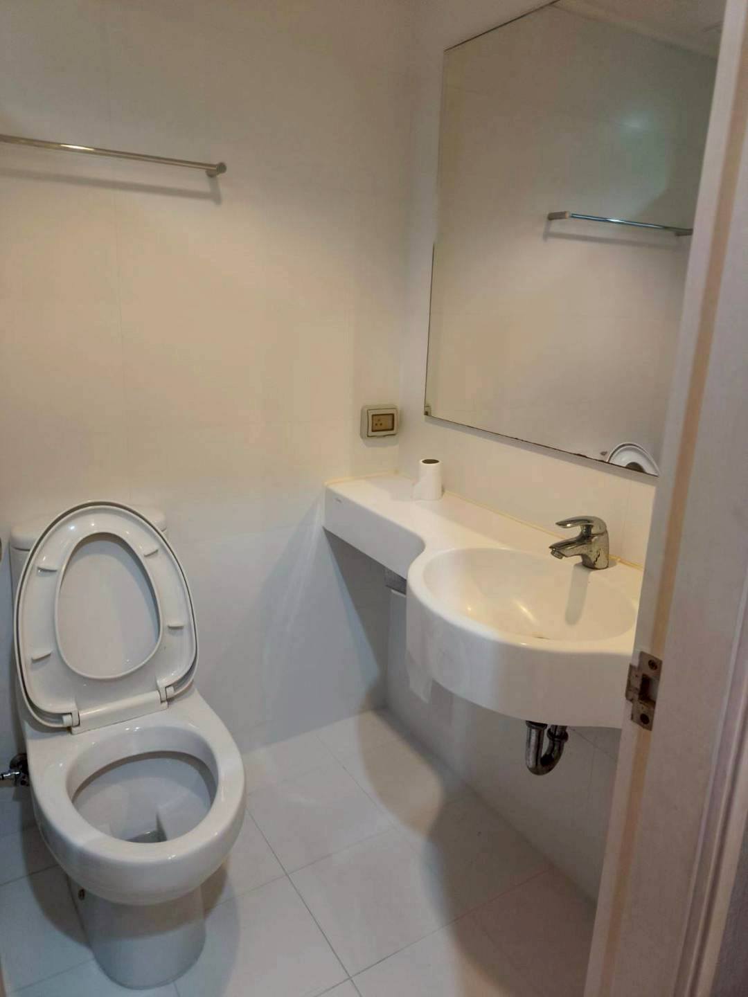 One Bedroom Condo For Rent