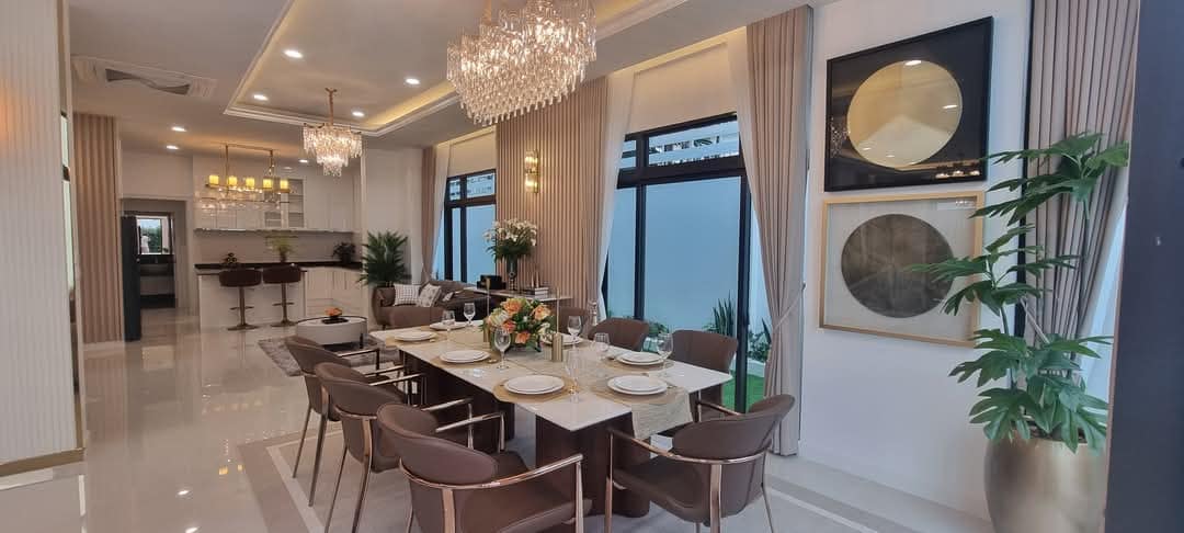 Luxury Pool Villa For Sale