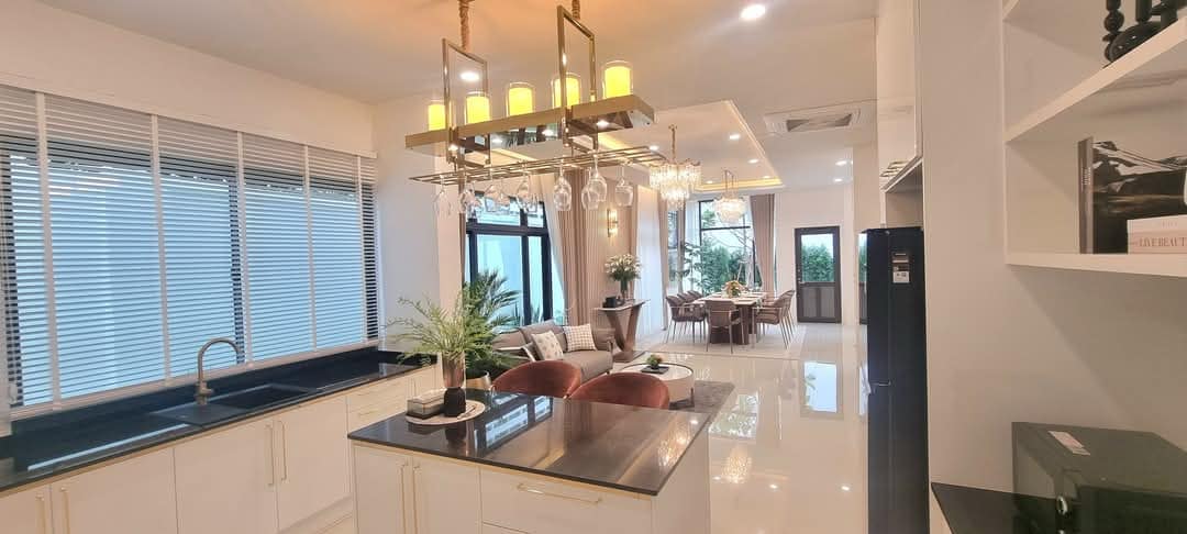 Luxury Pool Villa For Sale
