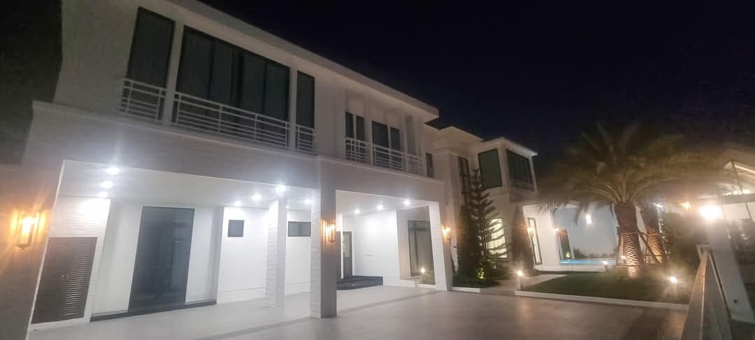 Luxury Pool Villa For Sale