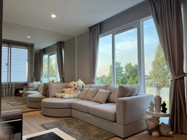 Beautiful Three Storey House For Rent
