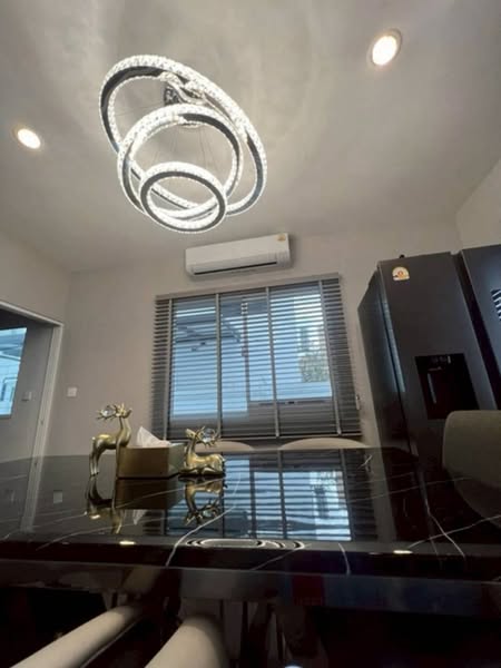 Beautiful Three Storey House For Rent