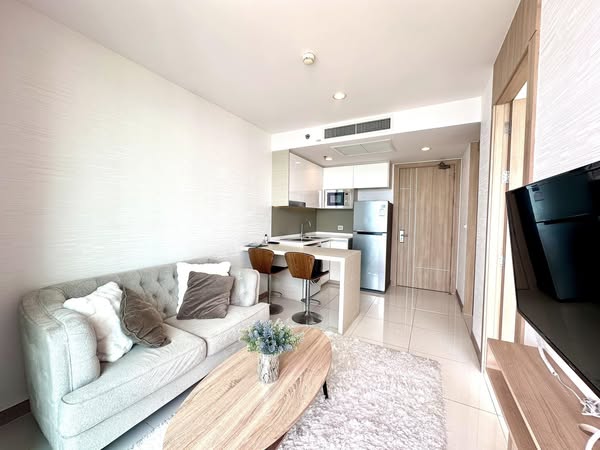 One Bedroom Condo For Rent