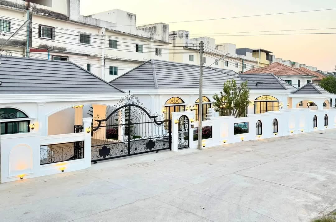 Pool Villa For Sale